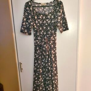Tiffany & Grey Brand Chic Black and White Floral Long Sleeve Dress